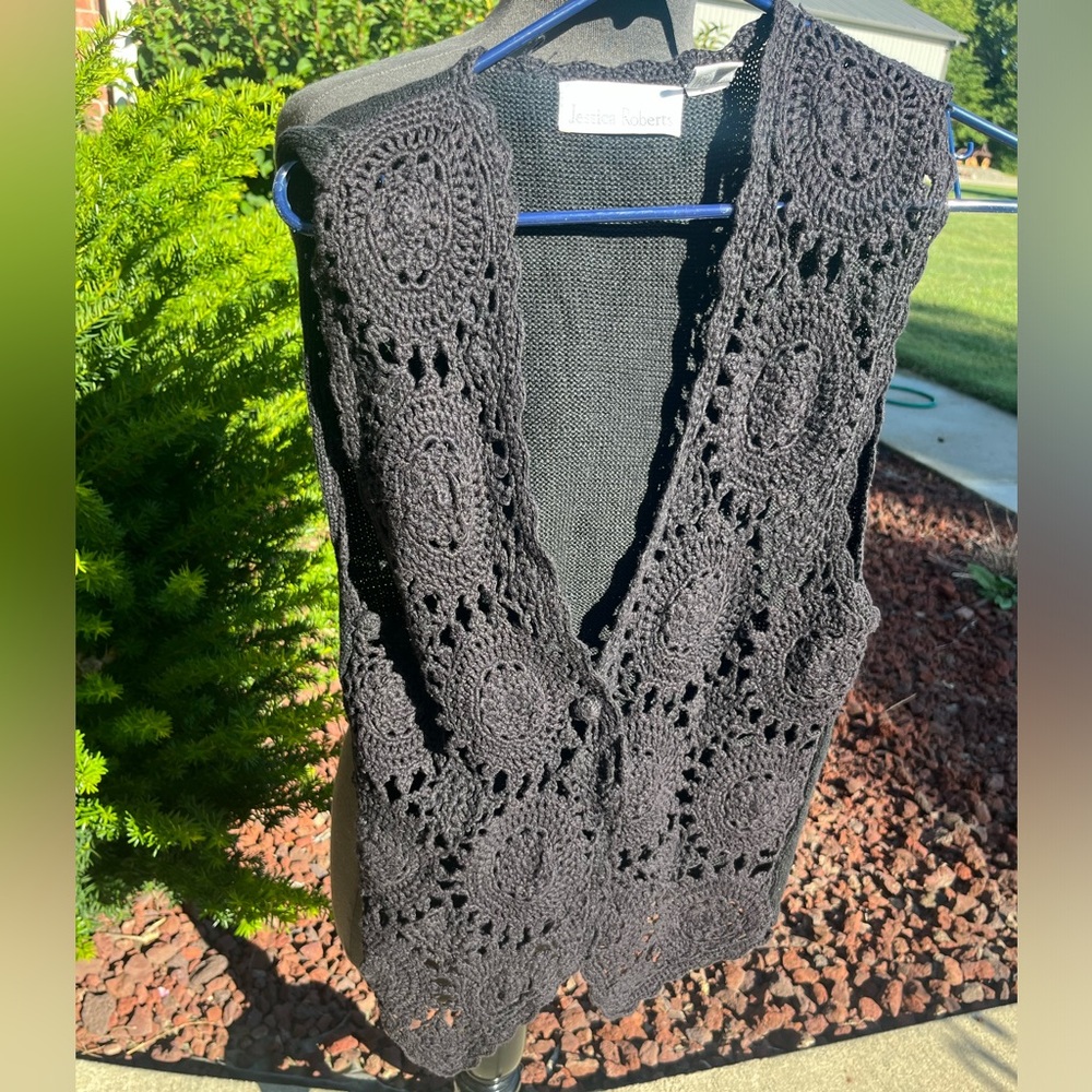 Jessica Roberts small vintage crochet knit vest black 80’s 90’s